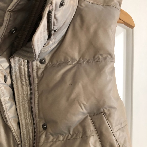 Express gold puffy vest - Picture 2 of 3